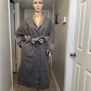 SUPREMA JARBO NWT women 100% wool coat size 40 medium size , gray color